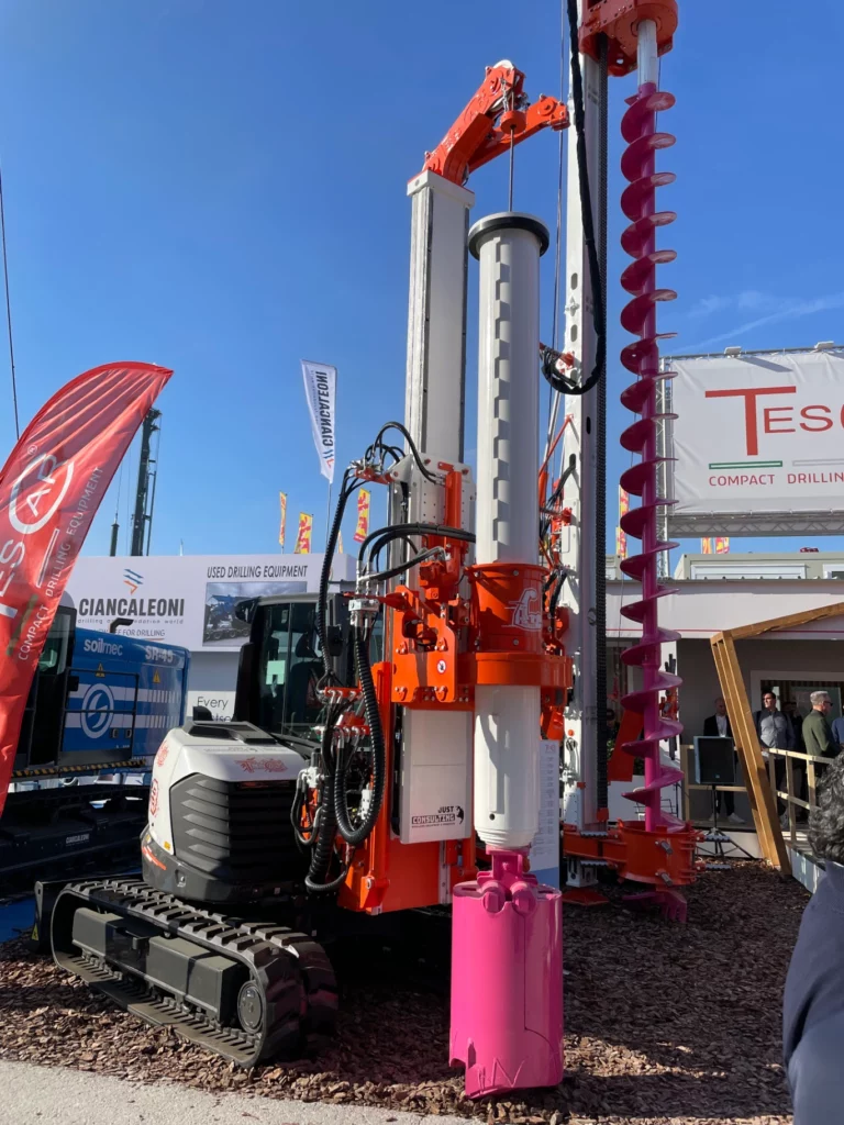 materiel-de-forage-nouveaute-2025-salon-bauma-foreuse-avec-cabine